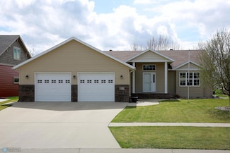 209 37th Ave E, West Fargo, ND 58078
