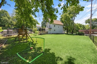 80 Church St, Franklin, NJ 07416