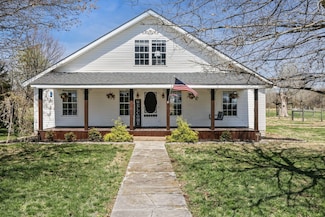 3717 Atkins Rd, Cedar Hill, TN 37032