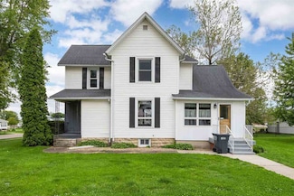 502 5th Ave, Clarence, IA 52216
