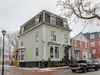 34 Pine St Unit 5, Portland, ME 04102