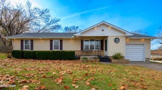 628 N Summit St, Neosho, MO 64850