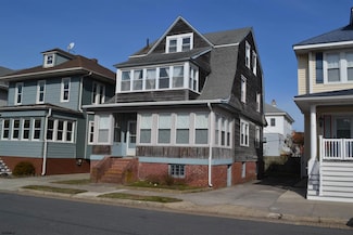 19 S Surrey Ave, Ventnor City, NJ 08406