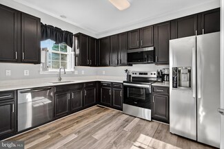 27 Planetree Dr, Taneytown, MD 21787