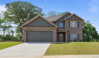 111 Old Forest Rd, Moores Mill, AL 35759