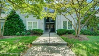 184 Forsythia Ln, Englishtown, NJ 07726