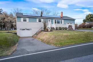 481 Jacobsburg Rd, Nazareth, PA 18064