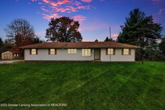 4765 Harper Rd, Holt, MI 48842