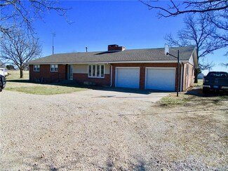 108 Bay St, Bronson, KS 66716