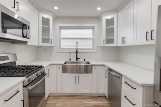 195 Meagher Ave Unit 1, Bronx, NY 10465