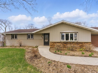 229 Moraine Dr, Elkhart Lake, WI 53020