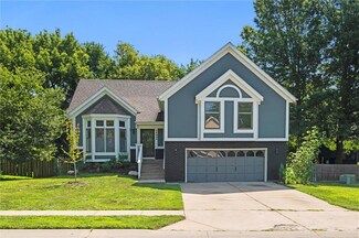 14905 Hemlock St, Overland Park, KS 66223