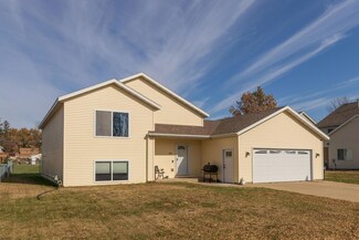 304 4th St SE, Blooming Prairie, MN 55917