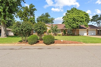 717 Maple St, Weatherford, OK 73096
