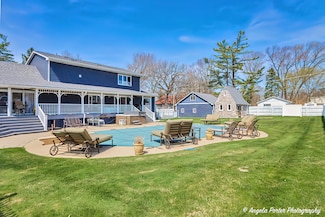 41653 N Lotus Ave, Antioch, IL 60002