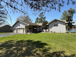 203 River St, Eagle River, WI 54521