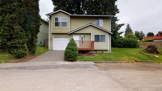 726 NE Flagstone Ln, Bremerton, WA 98310