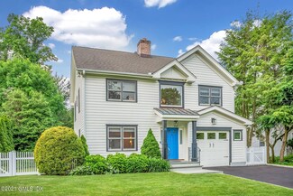 16 Manor Rd, Old Greenwich, CT 06870