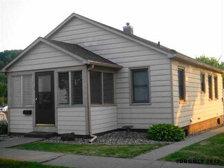 508 S 4th St, Bellevue, IA 52031