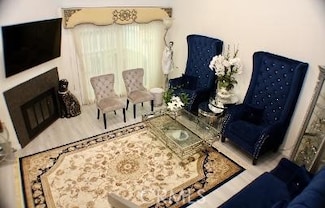 21015 Gresham St, Canoga Park, CA 91304