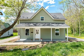 207 N Maple St, Corydon, IN 47112