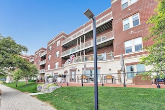 118 S Washington St Unit 307B, Green Bay, WI 54301