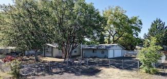 601 Deer Park Ln, Shady Cove, OR 97539