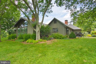 223 Headquarters Rd, Erwinna, PA 18920