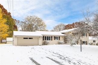 254 Parkview Dr, Rochester, NY 14625