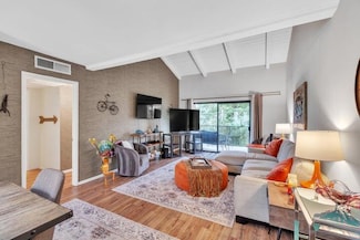 2160 S Palm Canyon Dr Unit 10, Palm Springs, CA 92264