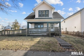 1935 N Howell St, Davenport, IA 52804