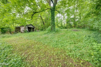 1033 Berry Rd, Elizabethton, TN 37643