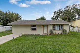 4130 Lake Saunders Dr, Mount Dora, FL 32757