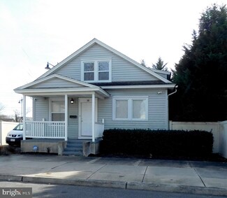 14 Monroe St, Riverside, NJ 08075