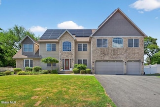 10 Kimberly St, Albany, NY 12205