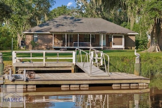 120 Pinetree Rd, Midway, GA 31320