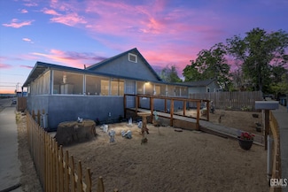 220 Tyler St, Taft, CA 93268