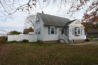 3 Stoddard Rd, East Haven, CT 06512