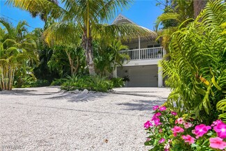 2832 Weeks Ave, Naples, FL 34112