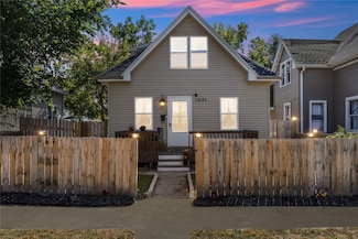 1031 10th Ave SE, Cedar Rapids, IA 52401