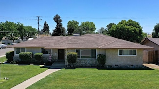 1205 Pine St, Selma, CA 93662