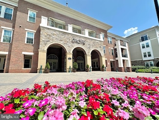 2465 Army Navy Dr Unit 1302, Arlington, VA 22206