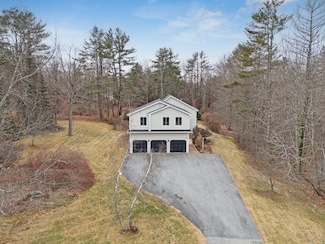 12 Friar Ln, Cumberland Center, ME 04021