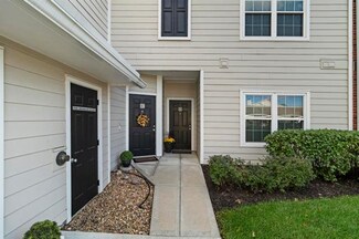 11604 Tomahawk Creek Pkwy Unit D, Leawood, KS 66211