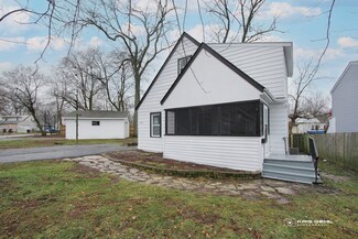 520 Fairlawn Dr, Round Lake Park, IL 60073