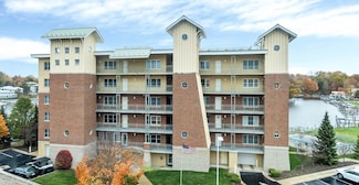 815 E Wells St Unit 604, South Haven, MI 49090