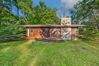 N2335 W Main Rd, Lake Geneva, WI 53147