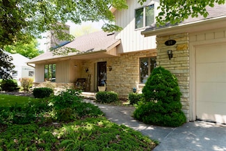 16 Greves Ct, Appleton, WI 54914