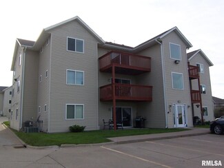 643 E 46th St Unit B-19, Davenport, IA 52806
