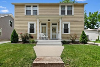 1115 S Benton Ave, Saint Charles, MO 63301